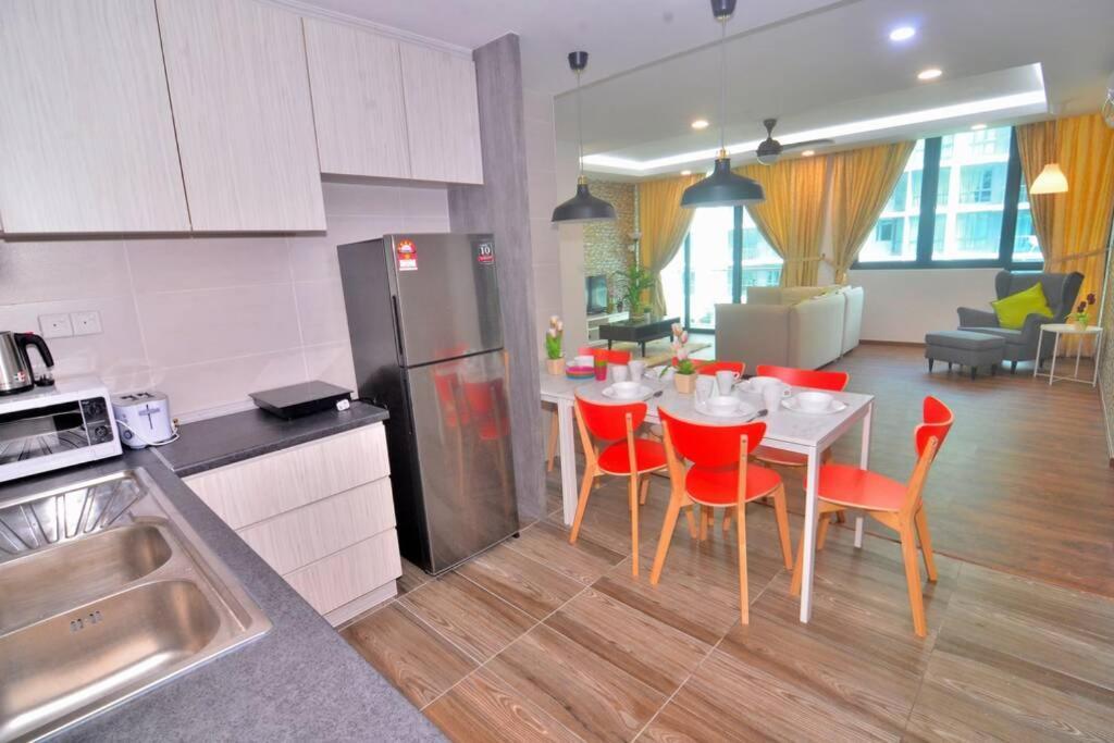 Vivacity Jazz Suite New Luxury Vivacity Cozy Home Lv8 Кучинг Екстериор снимка